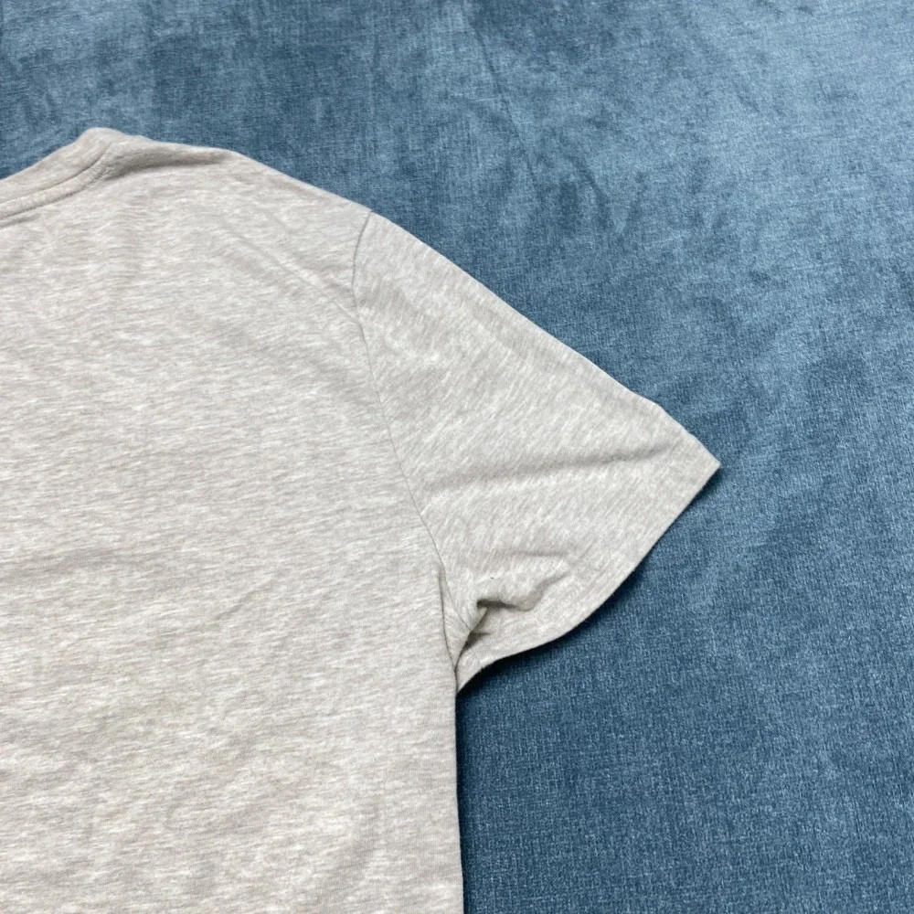 Banana Republic One Earth One Home T-Shirt Mens Large Heather Gray Classic Tee